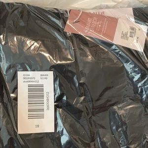 New in package size 18 black crop pant